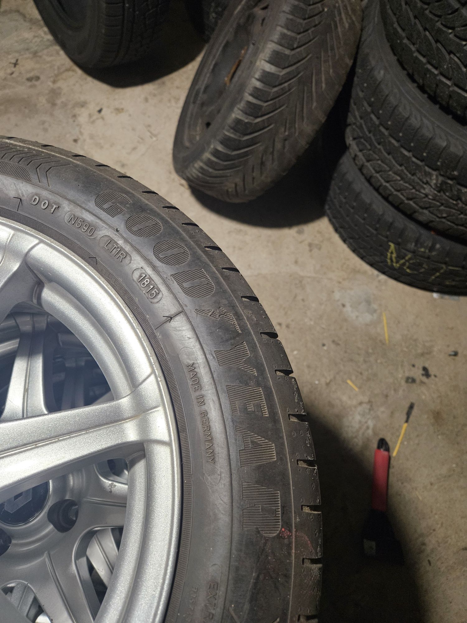 Alufelgi 4x100 renault ,clio  185 60 r15  lato  good year,