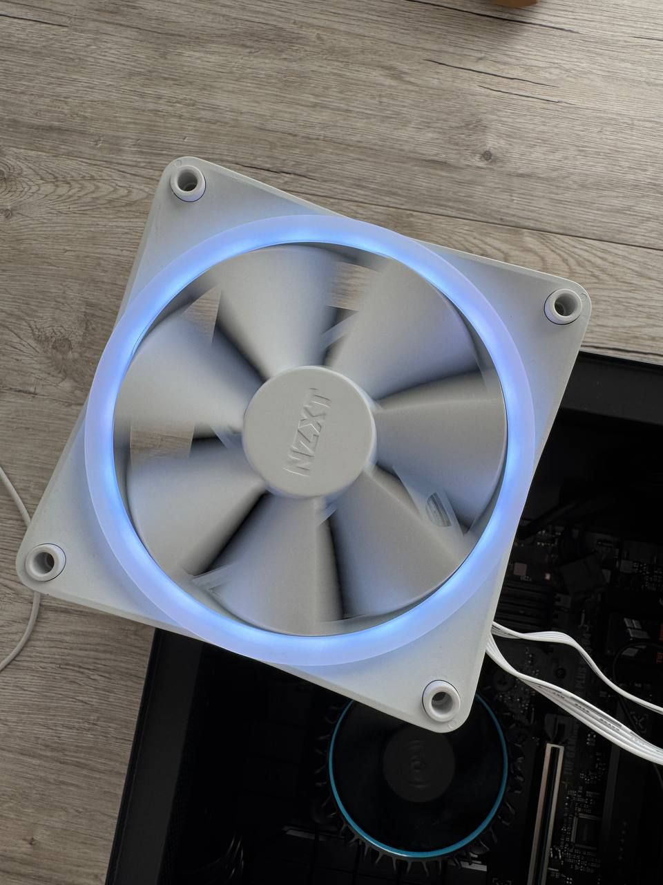 Вентилятори NZXT F120 RGB 120мм PWM (білий і чорний)