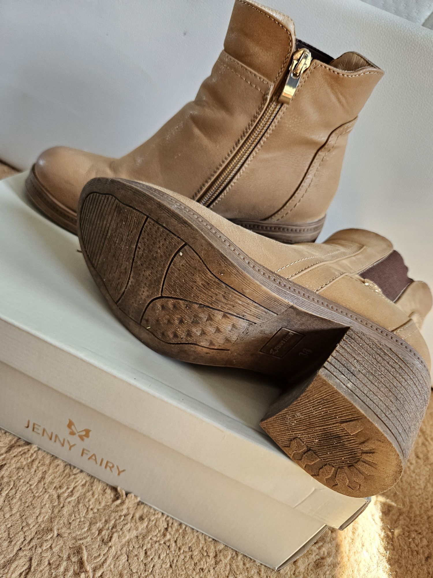 Beżowe buty na obcasie botki 36 Jenny Fairy CCC wiosna jesień