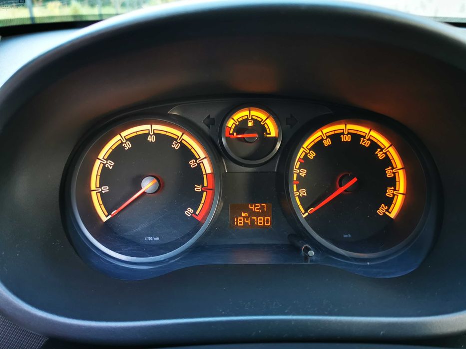 Opel Corsa d 1.2 benzyna