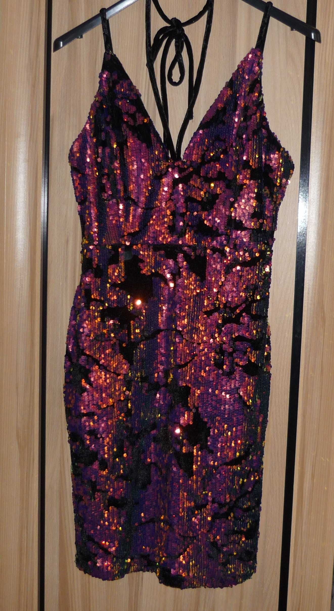 Cekinowa mini sukienka dekolt z wiązaniem roz. M 38 Cekiny