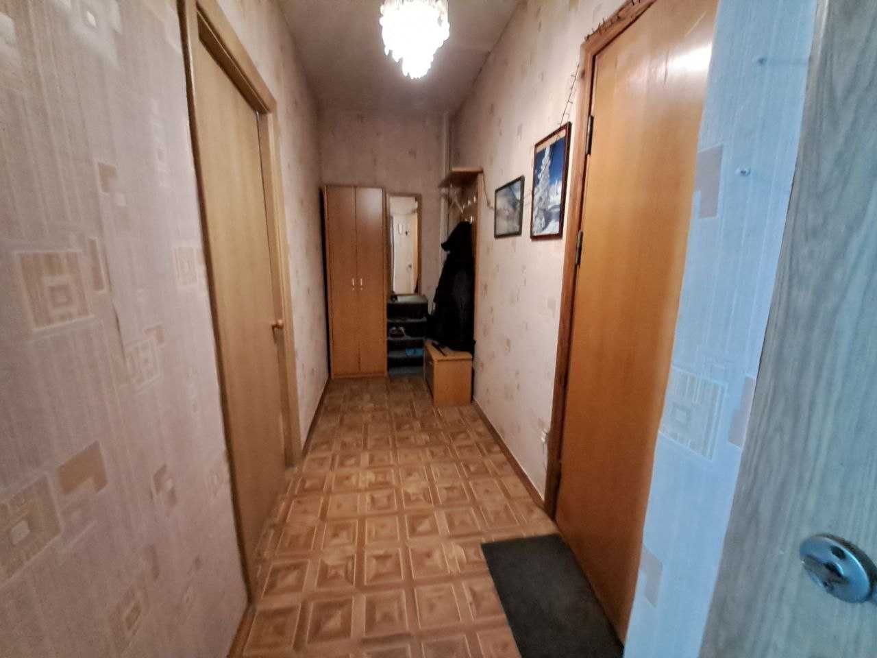 Власник, продам велику 1к-квартиру, 51м2, Севастопольська площа