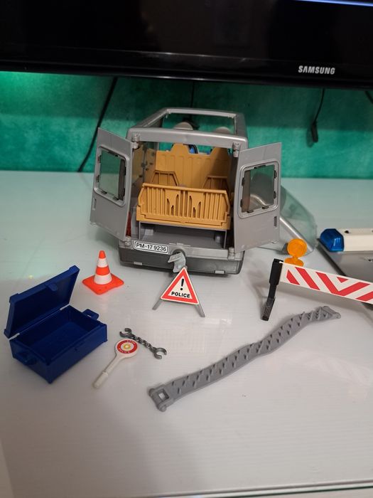 Playmobil City Action Radiowóz z blokadą drogową