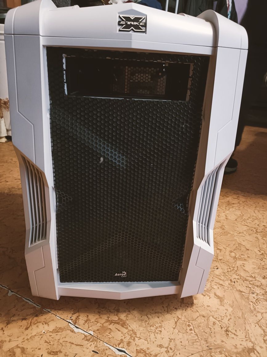 Obudowa AeroCool STRIKE-X CUBE biała USB 3.0