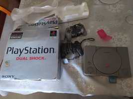 PlayStation 1 (PS1) com caixa original, e 3 jogos