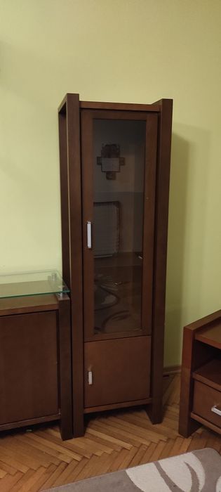 Meble do salonu drewniane z płytą z naturalnej okleiny . 8 elementów