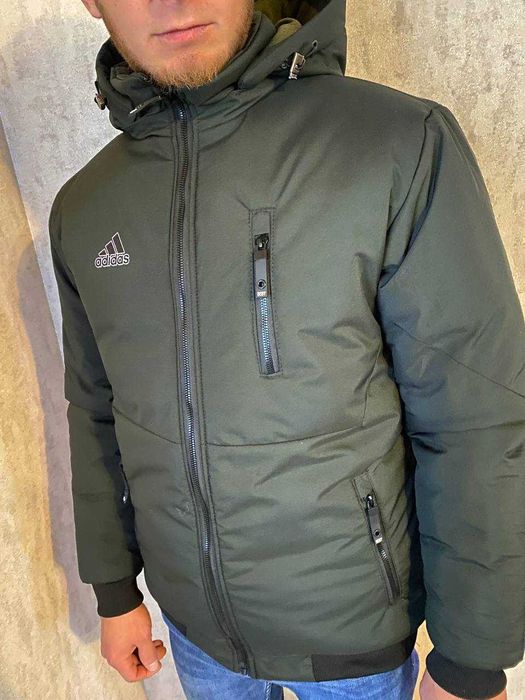 Продам зимнюю мужскую куртку Adidas