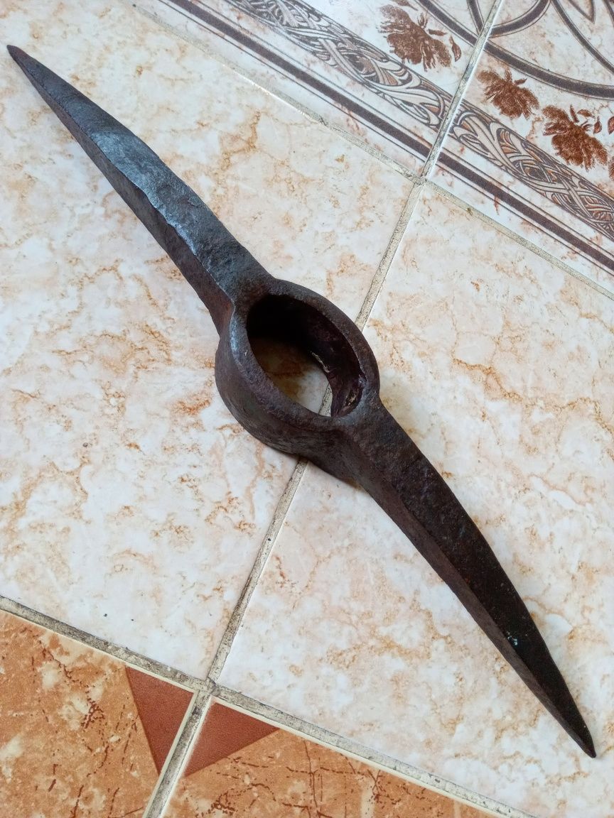 Кирка  ручна кована ссср. Довж 46см!