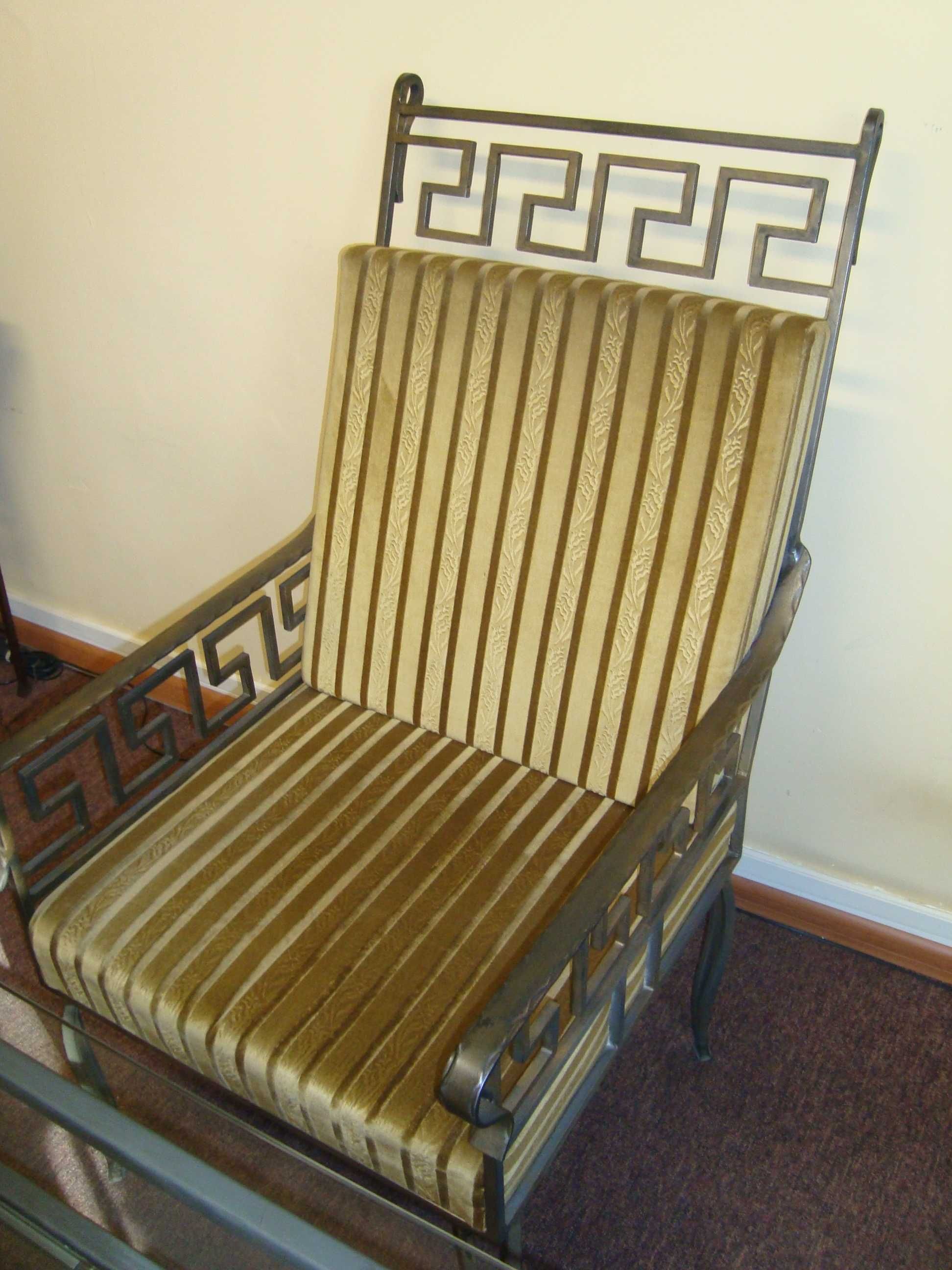 Stylowy fotel z kutego żelaza