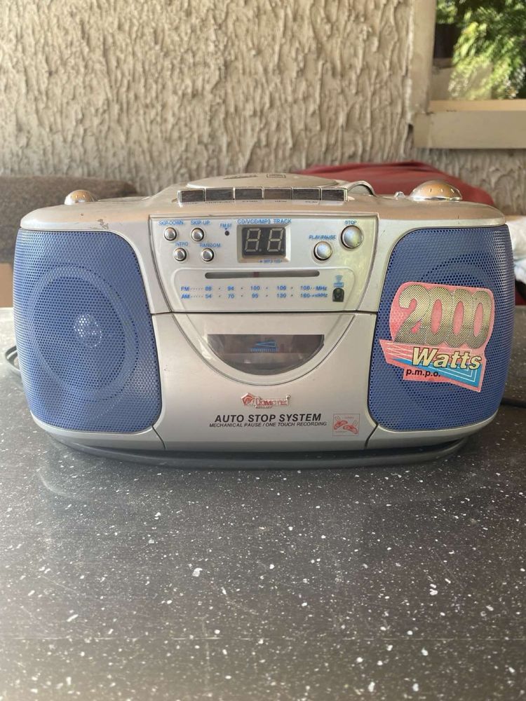 Продам магнитофон BOOMBOX