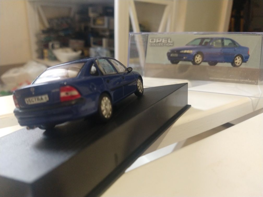 Масштабна модель Opel Vectra B. Масштаб 1:43