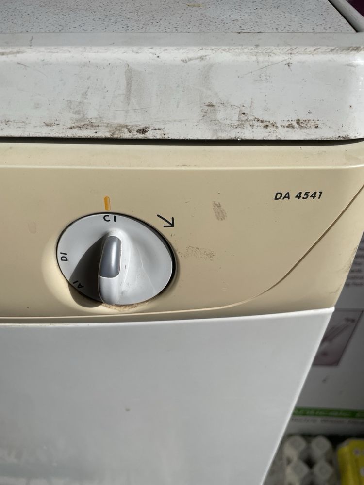 Посудомийна машина Zanissi DA4541