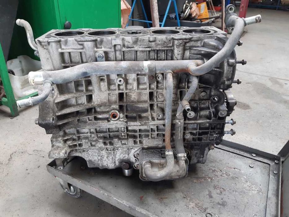 Блок комплект Volvo 2.4 XC60 XC70 Вольво XC90 2.4 Блок D5244T