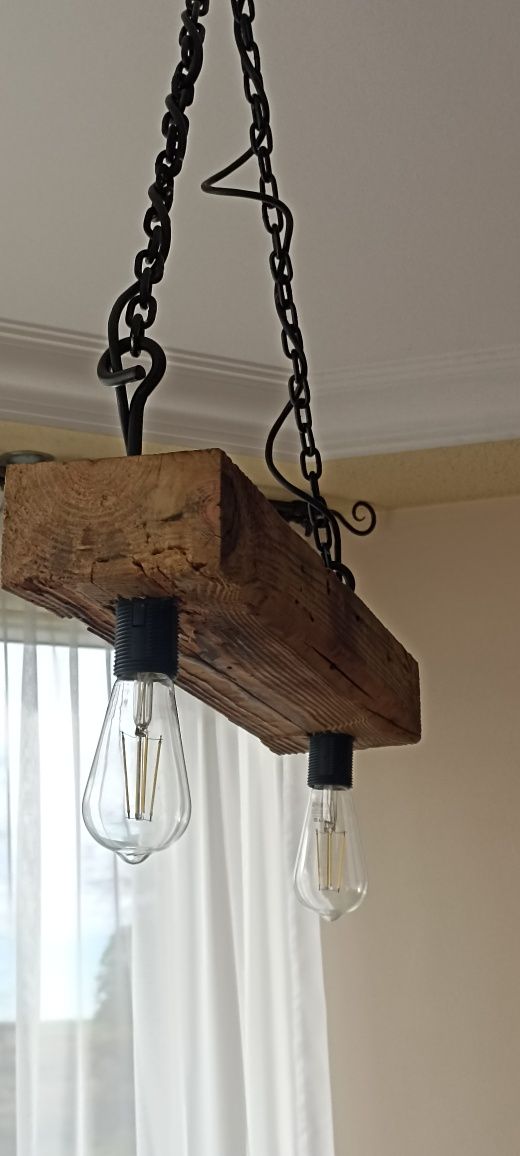 Lampa z belki drewnianej