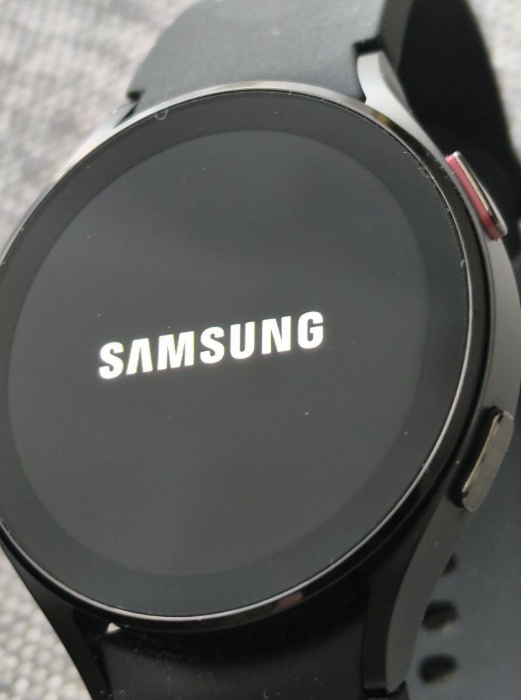 Samsung Galaxy Watch 4 RS7N SM-R870