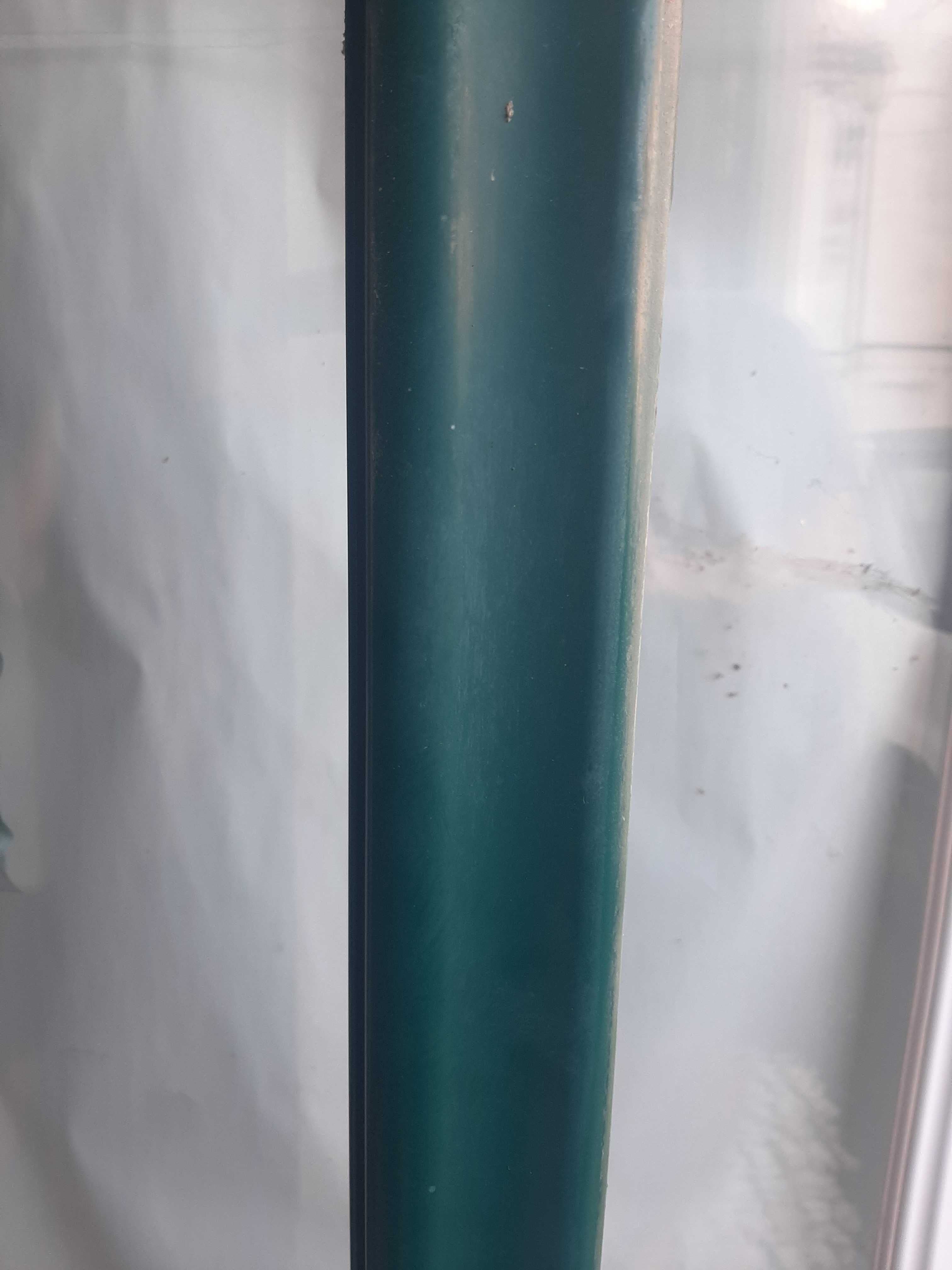 Janelas em alumínio verde, grandes dimensões