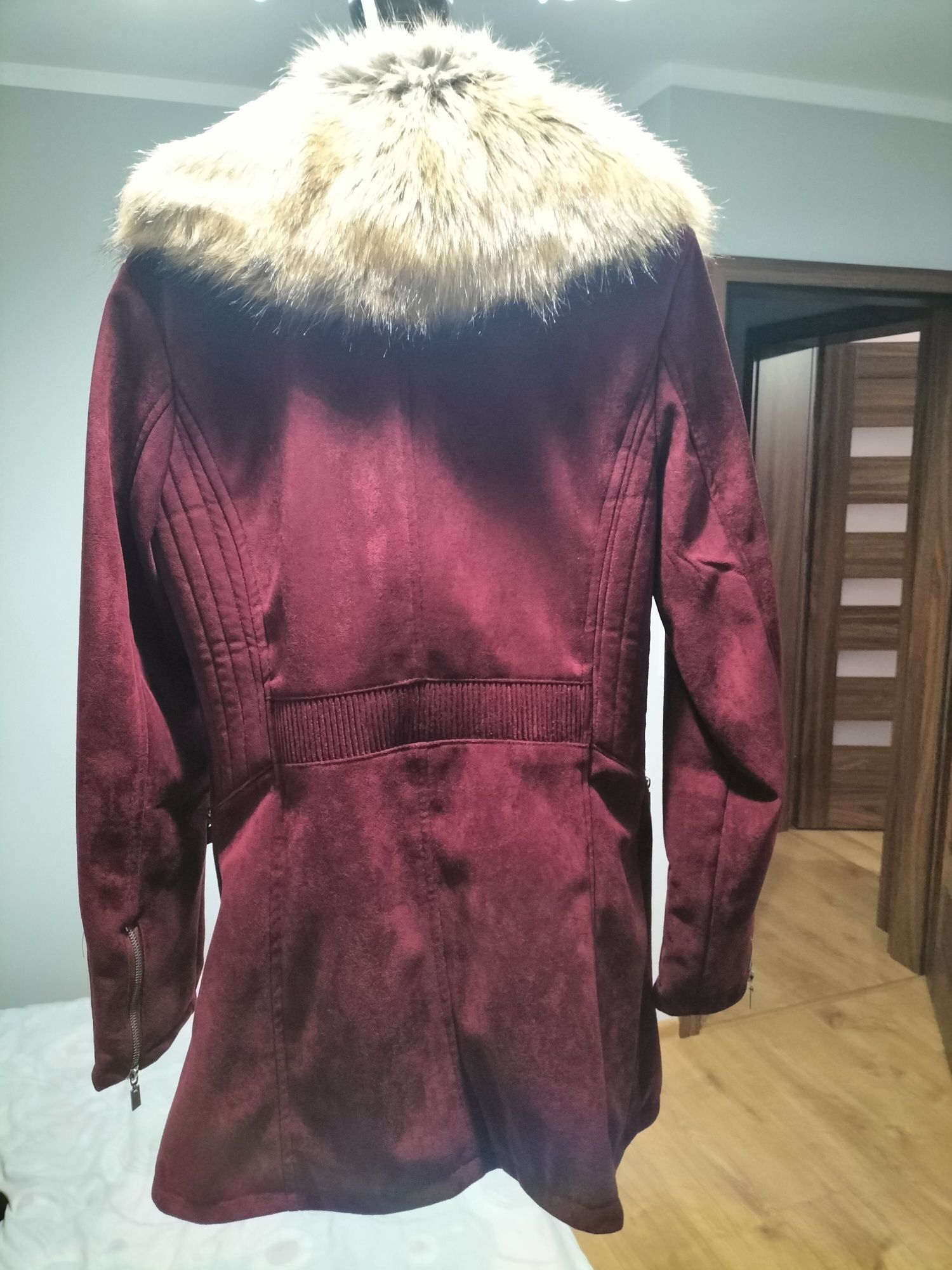 Płaszcz elegancki bordo, zamsz futerko rozmiar 38.