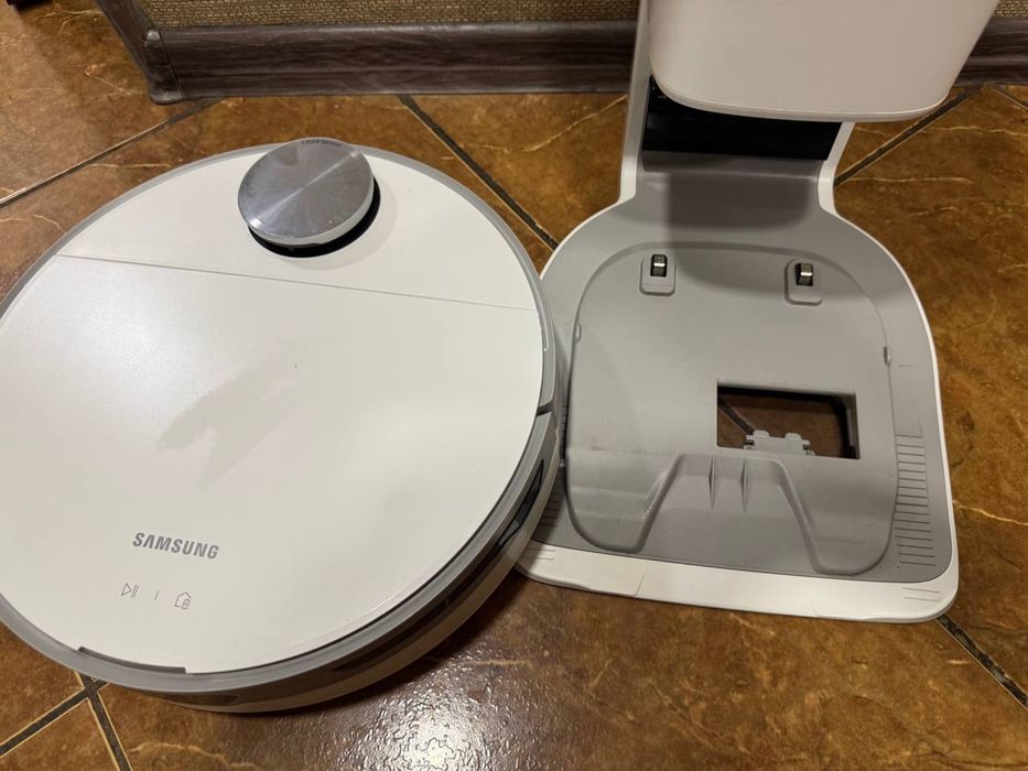 Продам робот-пылесос Samsung Bespoke Jet Bot+ VR30T85513W/EV
