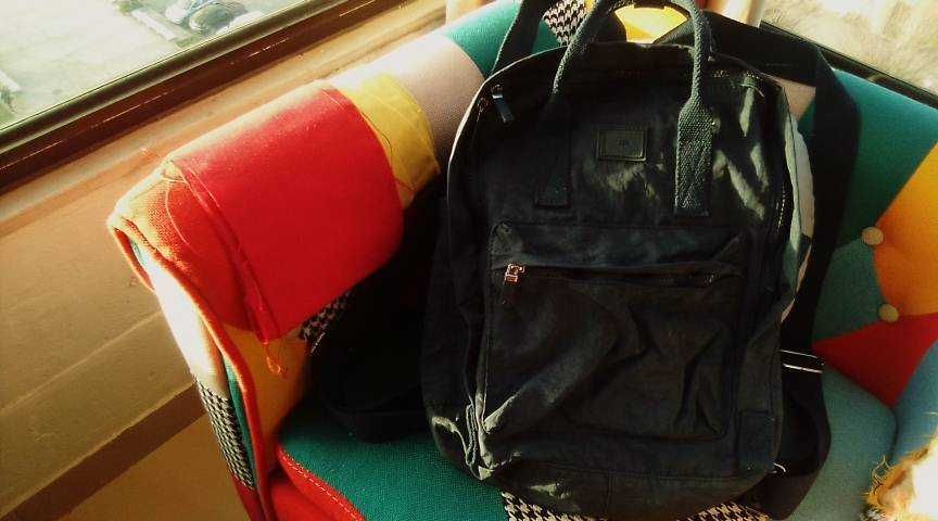 Carteira e mochilas de alta qualidade , novas ou como novas