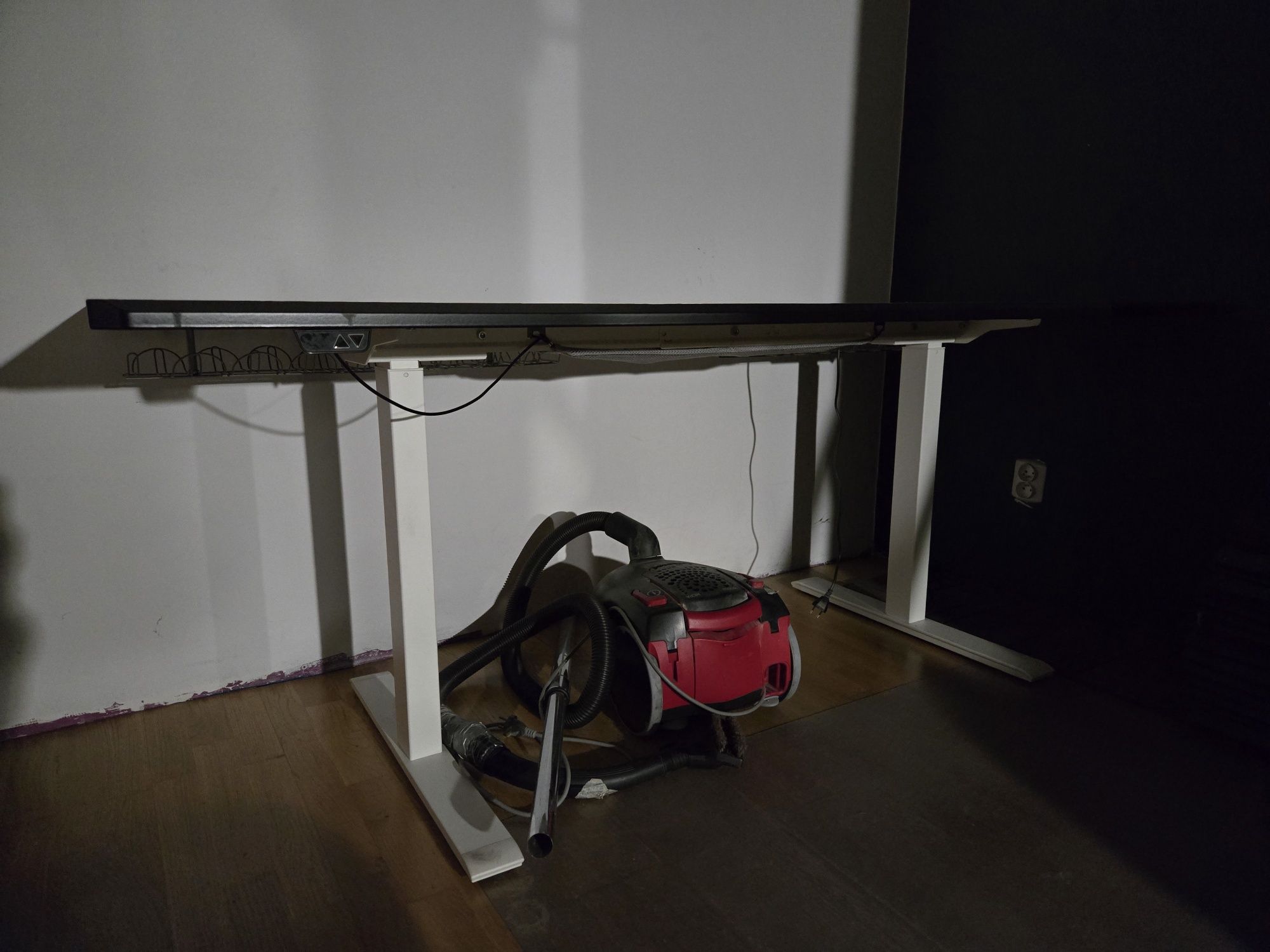 Biurko elektryczne Ikea podnoszone, stelaż Rodulf, blat Uppspel 180x80