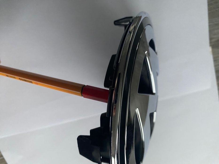 Emblemat znaczek Vw Passat B6 CC  GOLF 5 nr katalogowy 3 CO853600