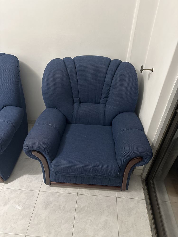 Conjunto de 3 Sofás, 35 pequenos e 50€ grande, os 3 100€