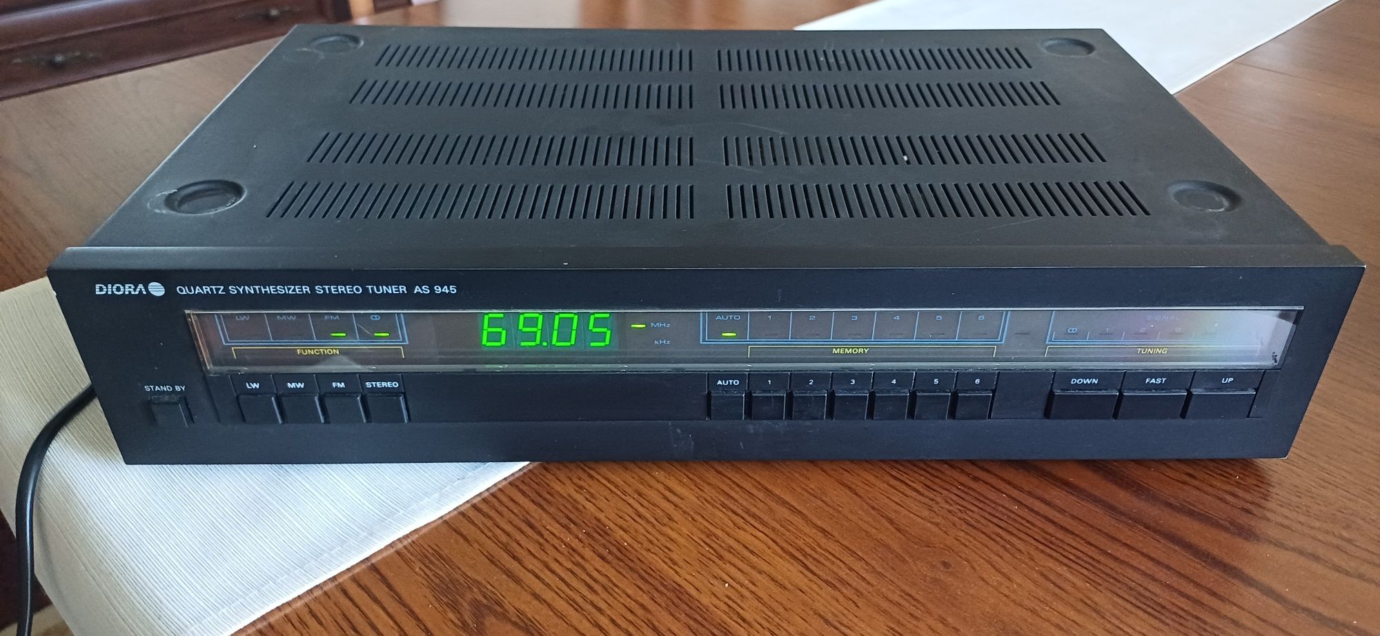Unitra Diora Quartz Tuner AS945
