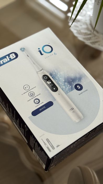 Коробка від зубної щітки Oral-B iO 6