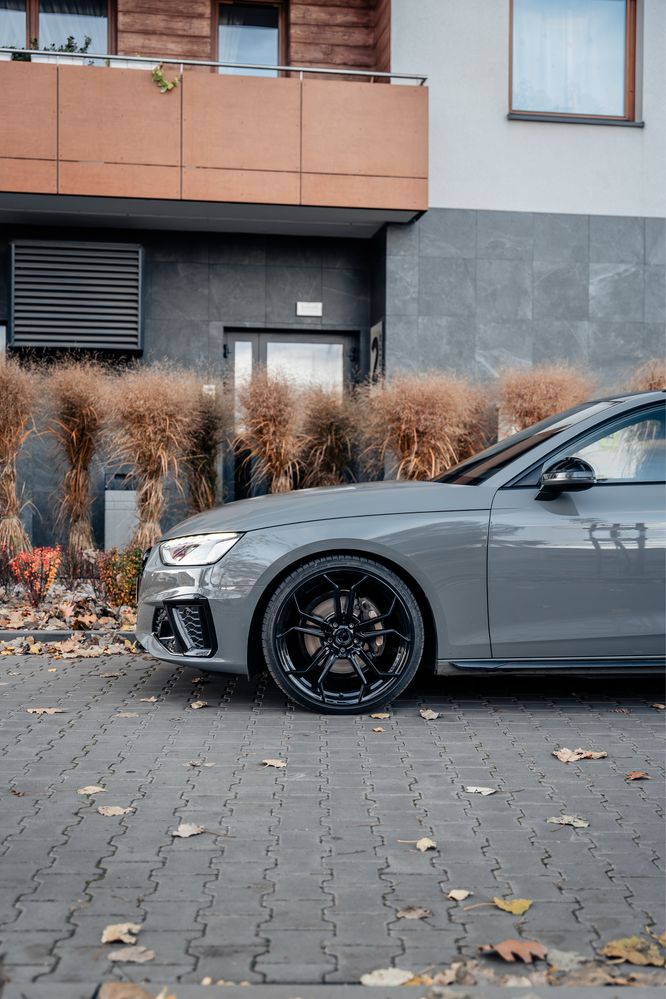 Audi A4 lift 2.0 diesel 190 km quattro quanum grey