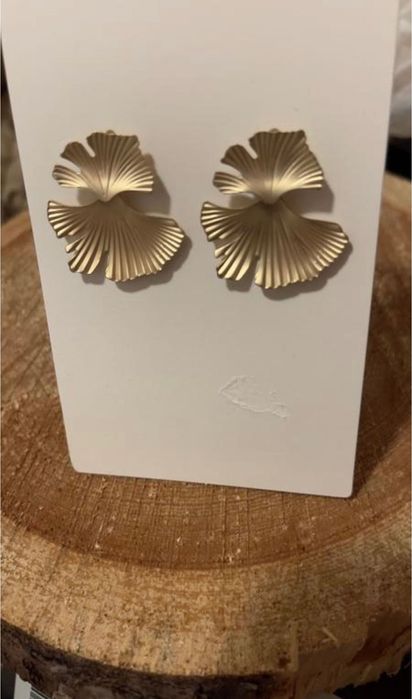 Вишукані стильні матові золоті сережки квіти якісна біжутерія kappahl