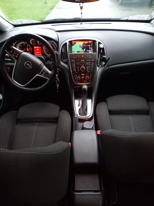 Opel Astra J kombi cosmo