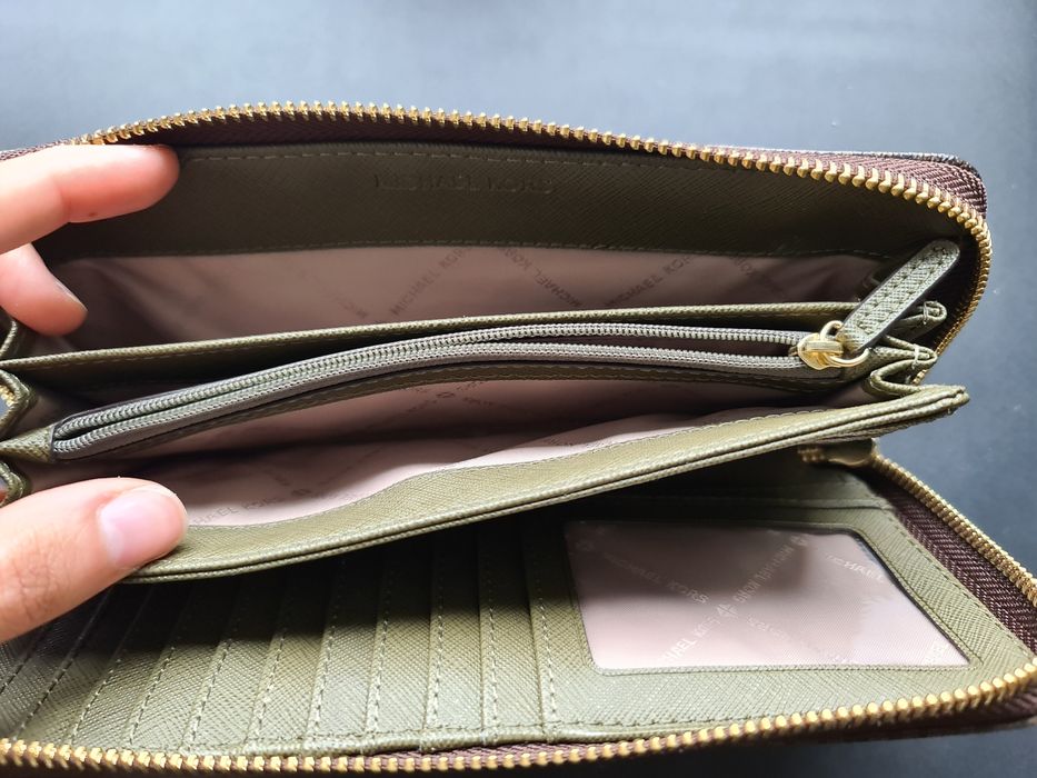 Carteira porta documentos Michael Kors