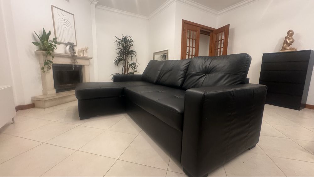 Sofa preto com cama