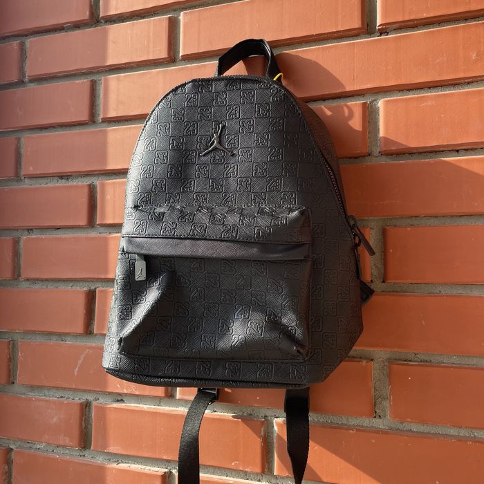 Жіночий рюкзак Nike air Jordan black mini