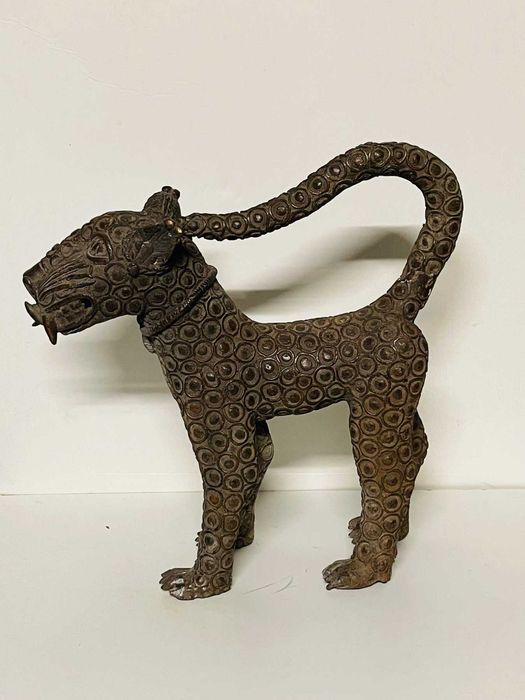Leopardo - Bronze africano -Antigo Reino de Benin - Nigéria - 35cm