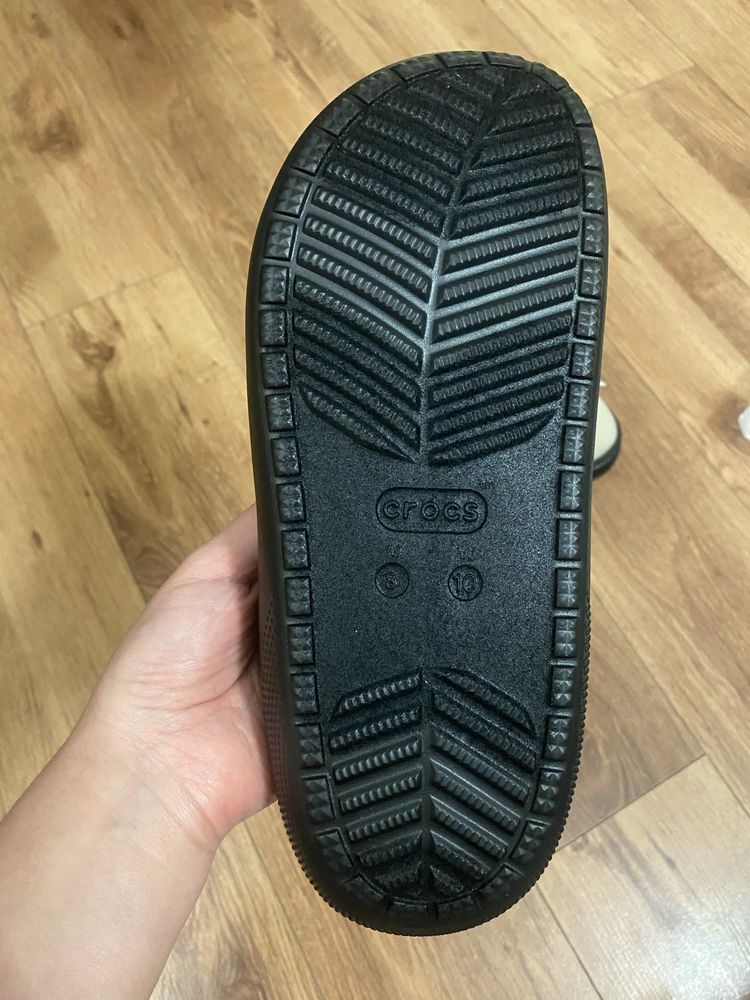 Тапочки Crocs Classic Puff Moc 40-41 з хутром
