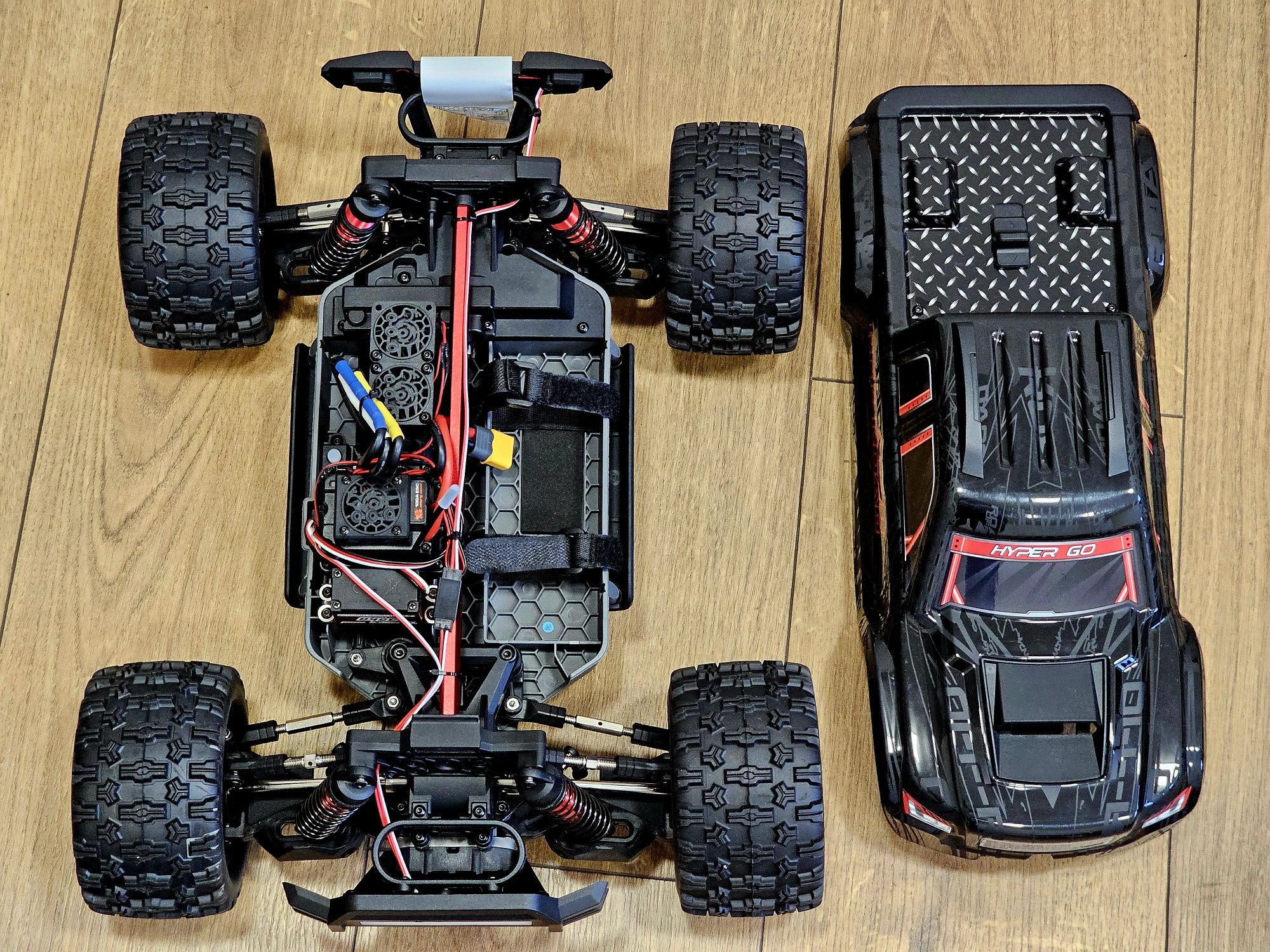 MJX HyperGO 10208 V2 з Аккумулятором Машинка на радіокеруванні професі