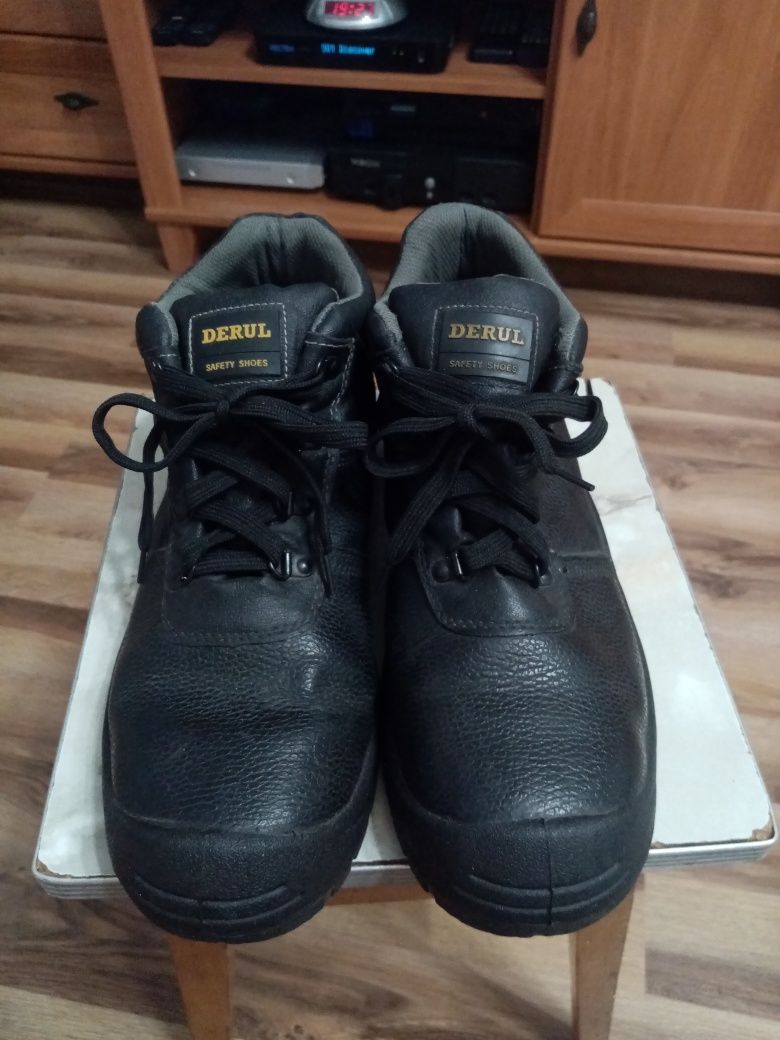 Buty robocze rozmiar 47. Dowóz Ostrowiec.
