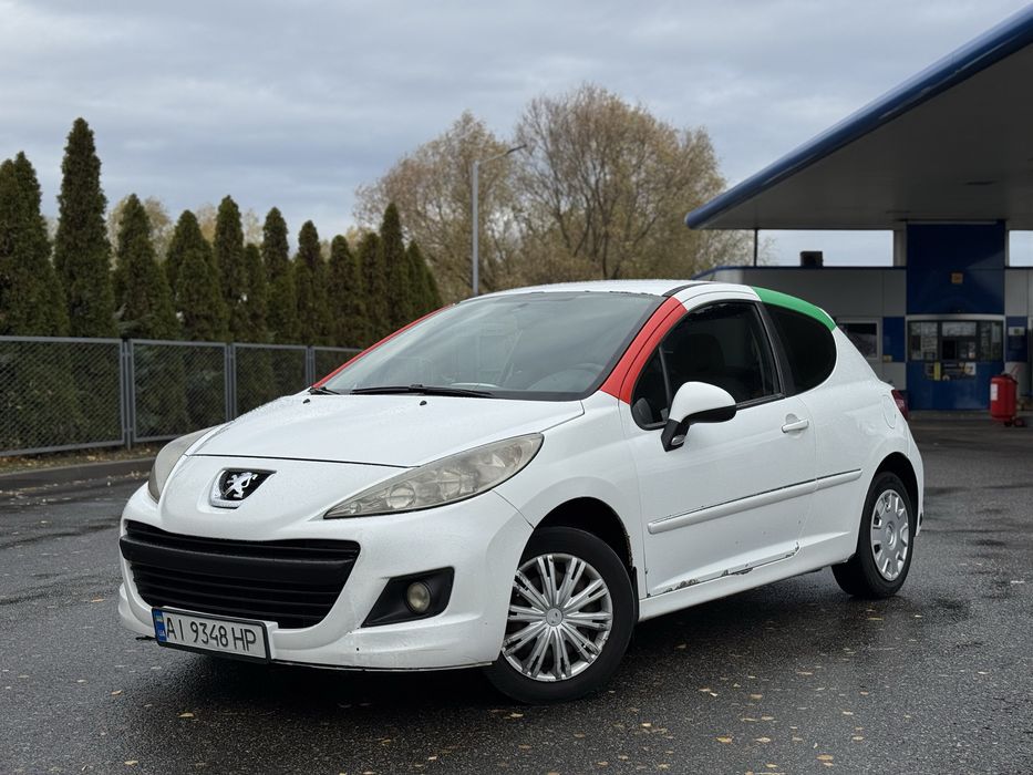 Продаи пижо 207 1.4 газ бенз 2012 гола