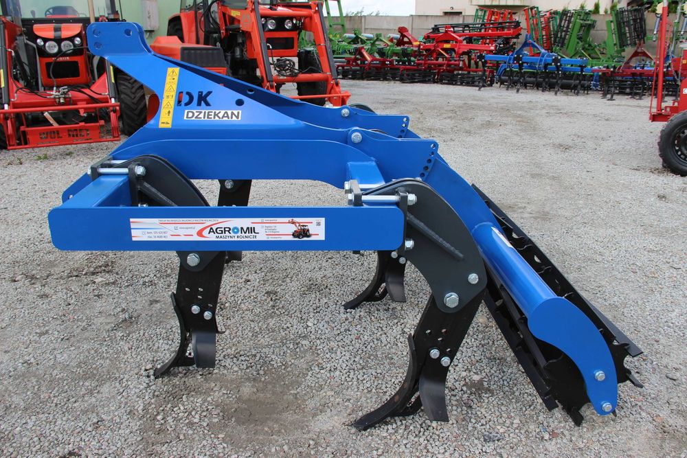 Pług dłutowy bezorkowy M-PIRAT z wałem dziekan  agregat głębosz