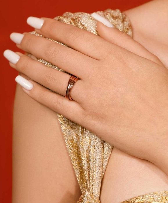 Різноманітні, срібні вироби в позолоті та з золотими пластинами