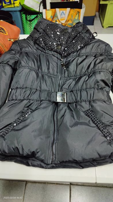 Chapéus casacos e calças