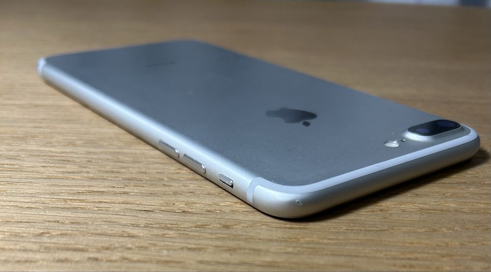 iPhone 7plus 32GB SILVER