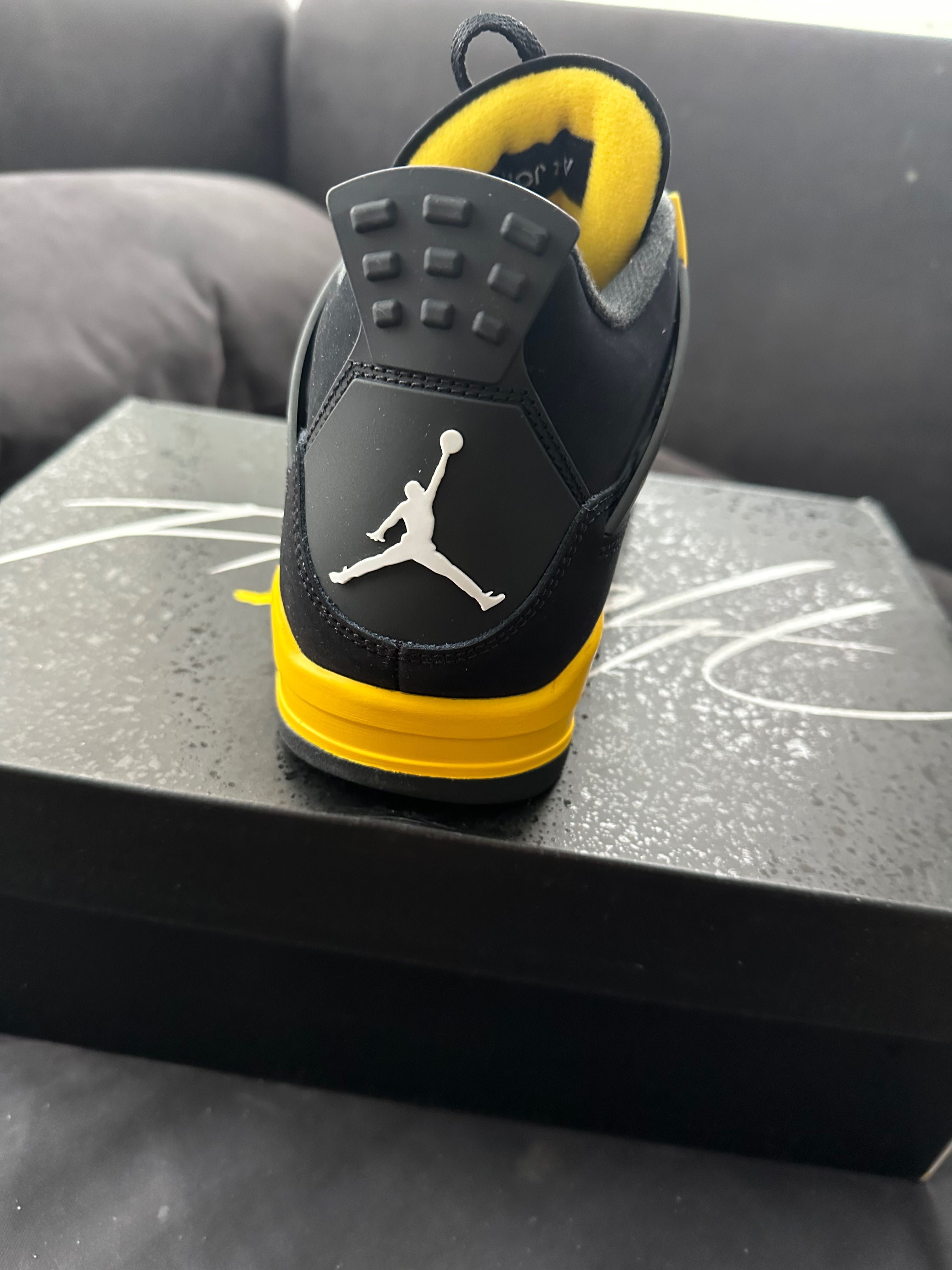 Air jordan 4 yellow lightning