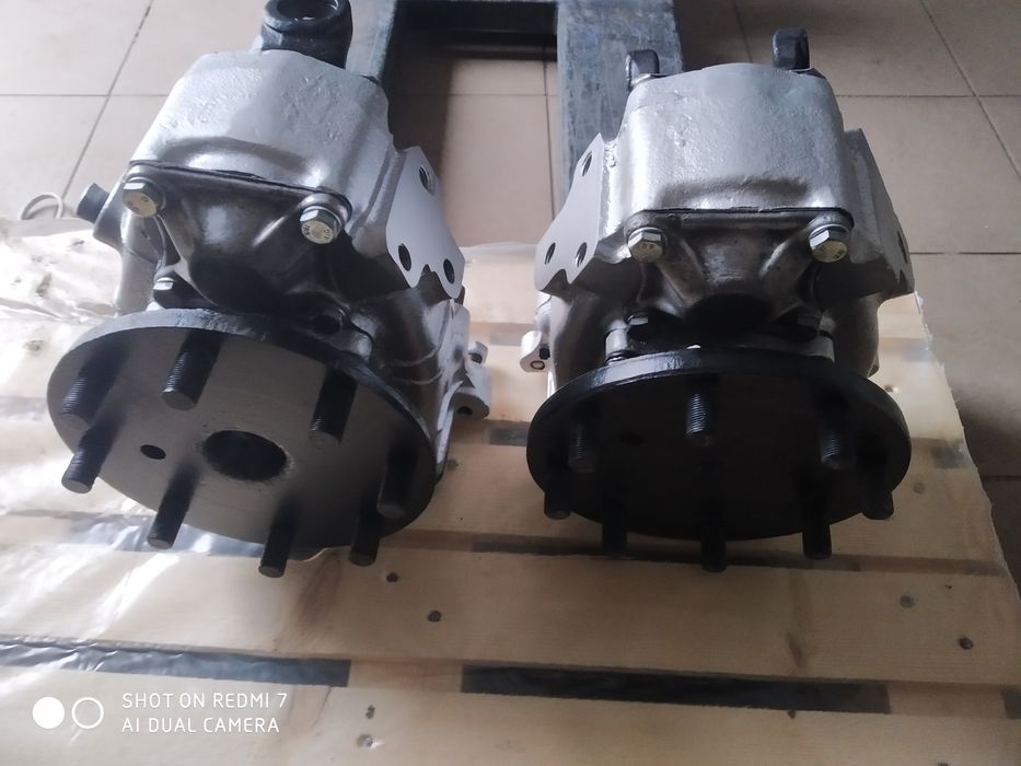 Бортовий редуктор переднього ведучого моста Т-40