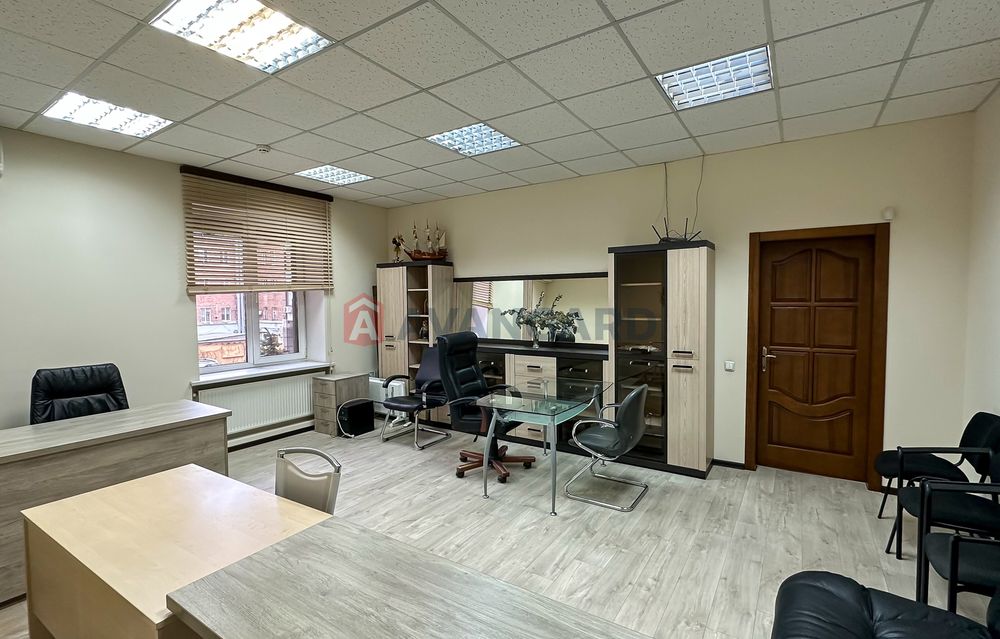 Продаж офісне приміщення 127 кв Центральний район міста