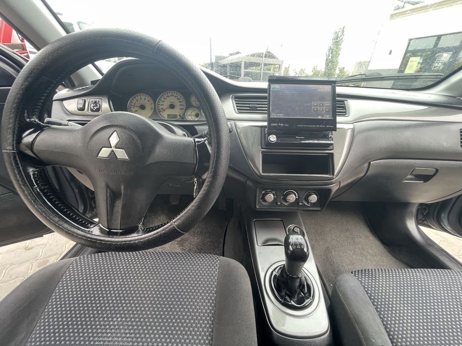 Mitsubishi Lancer 1.6 газ клімат