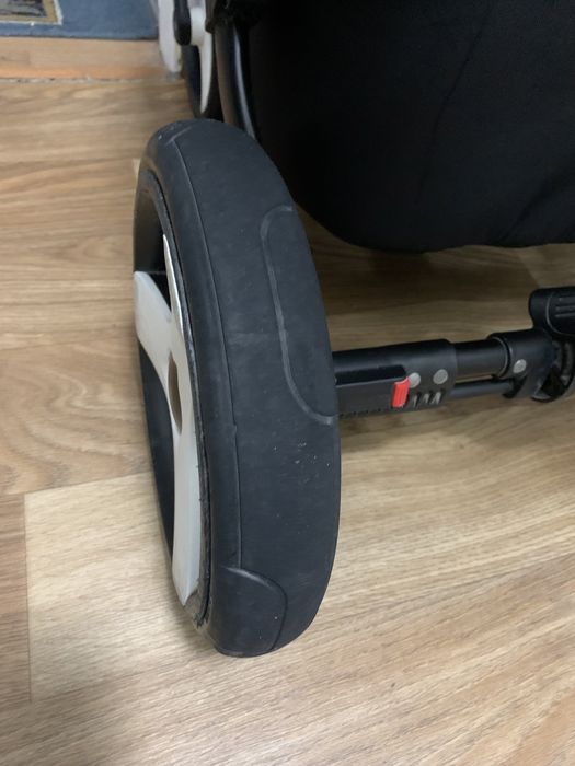 Дитяча коляска