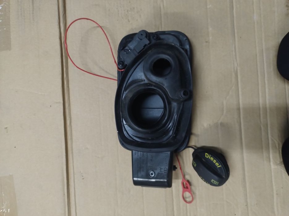 Klapka wlewu paliwa Audi A4 B9 Z7S