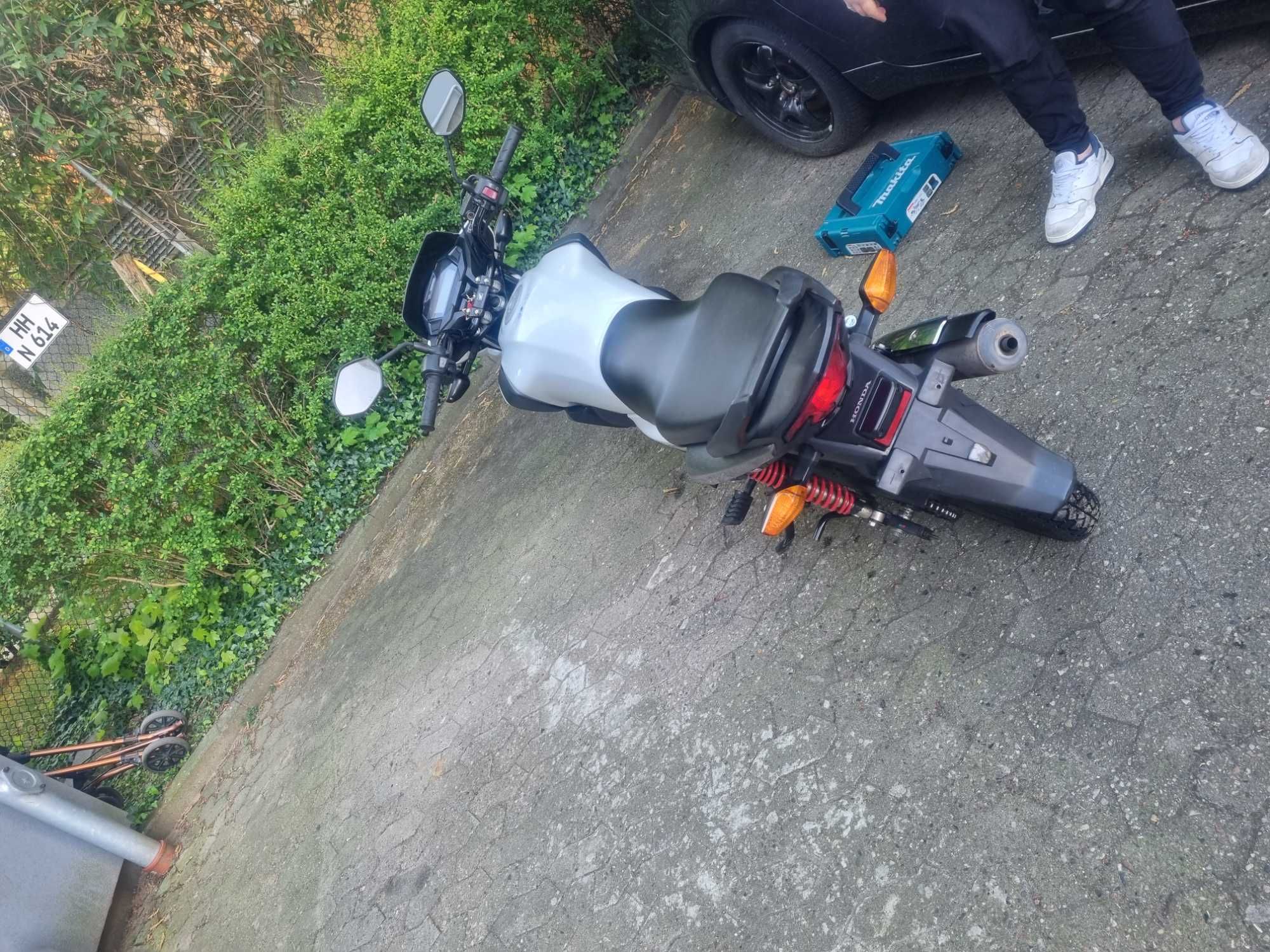 Honda cb 125f  2022 r  w calosci lub na czesci
